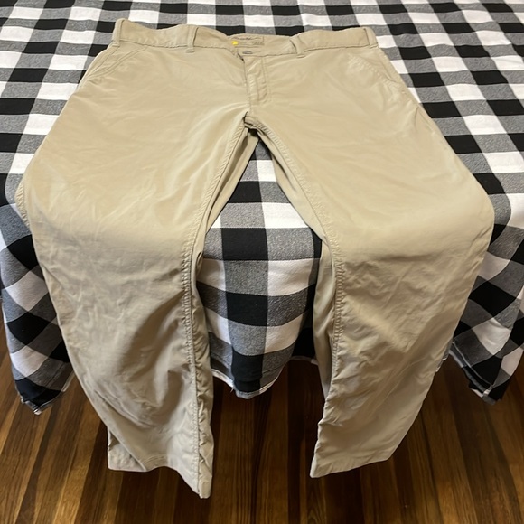 Eddie Bauer Travex Tan Khaki Chino Pants Size 38 x 30 Stretch Zipper Pockets - Picture 2 of 11